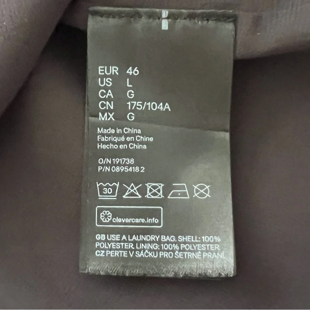 H & M womens black tank top - Picture 3 of 3